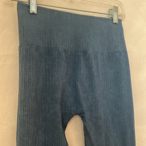 Avocado ribbed seamless leggings blue made in USA size M/L - Picture 2 of 6